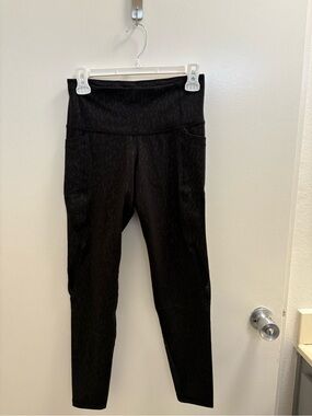 Old Navy - High-Waisted Elevate 7/8 Length Leggings - Black Leopard Print - M